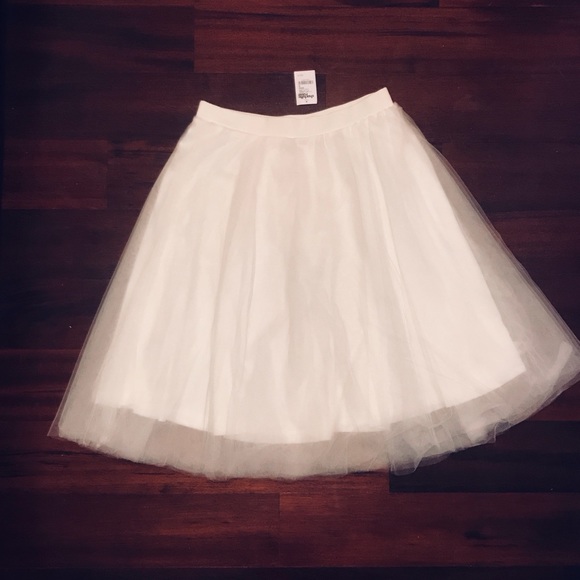 Charlotte Russe Dresses & Skirts - White Tulle Skirt